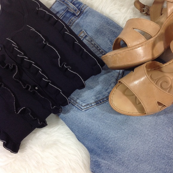 Ann Taylor Loft Ruffle Sweater Size M - Picture 6 of 6